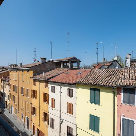 Oltretorrente Ampio Appartamento Con Balconi Парма Экстерьер фото